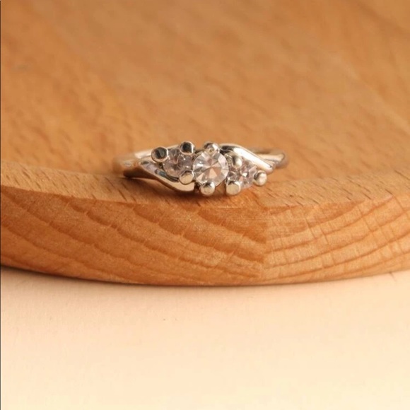 Gorgeous Silver Ring rated 5 stars! 🌟💎 - Picture 4 of 6